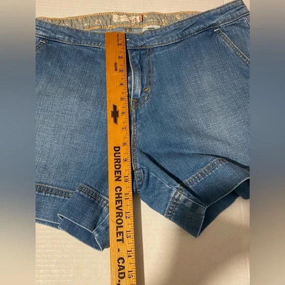 Levi’s size 14 women’s 545 stretch blue denim shorts - Picture 5 of 10